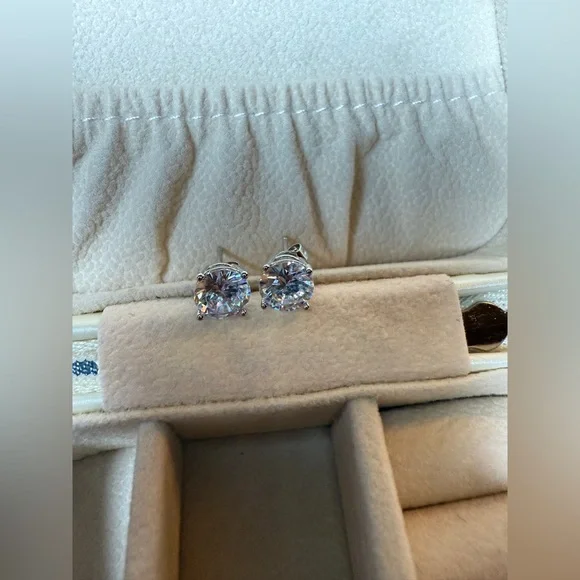 NWOT Silver CZ stud earrings - Picture 2 of 4